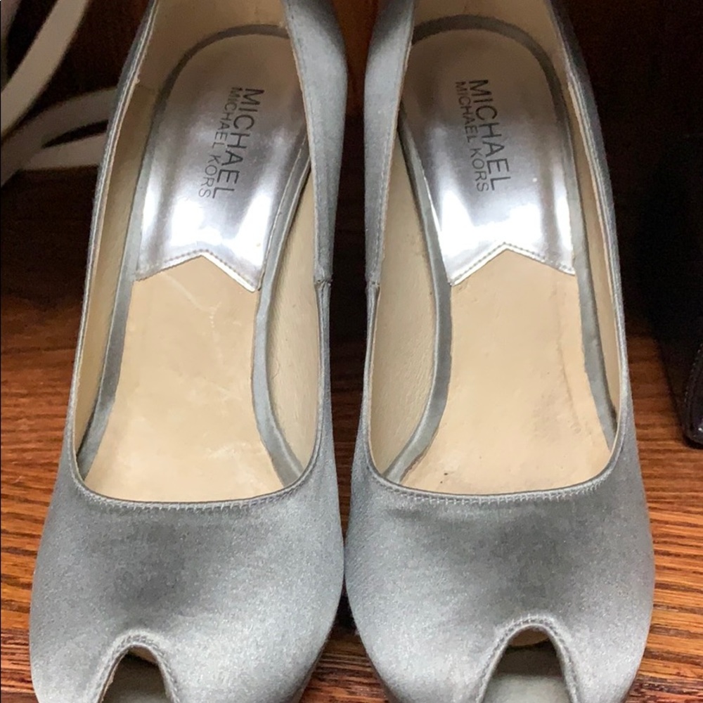 Grey satin heals